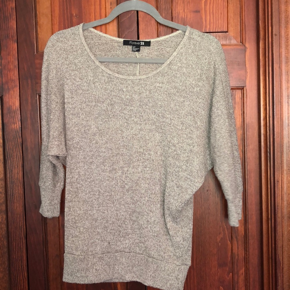 Forever 21 size small 3/4 sleeve shirt.